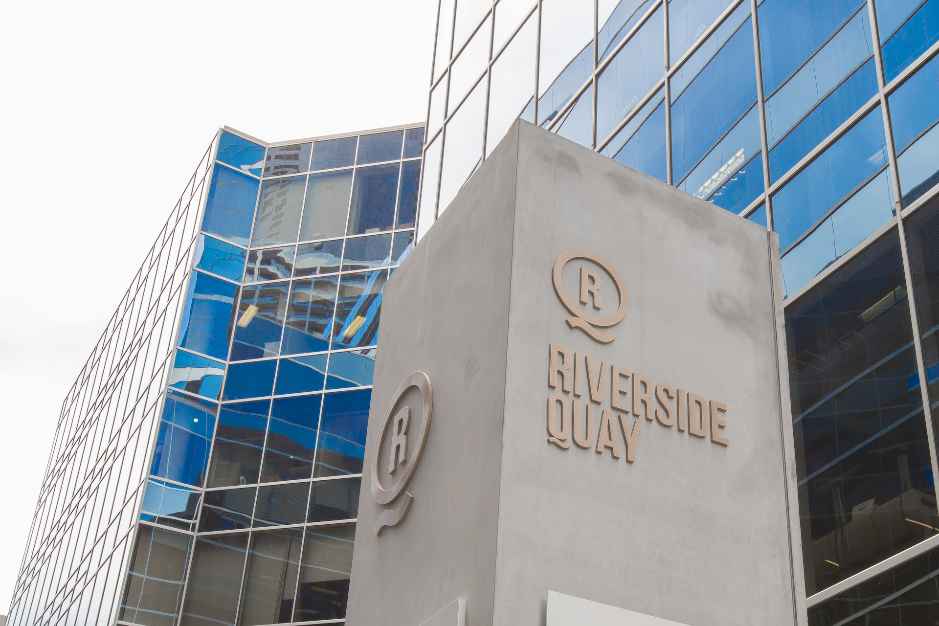 Riverside Quay sign