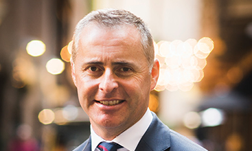 Simon Healy headshot