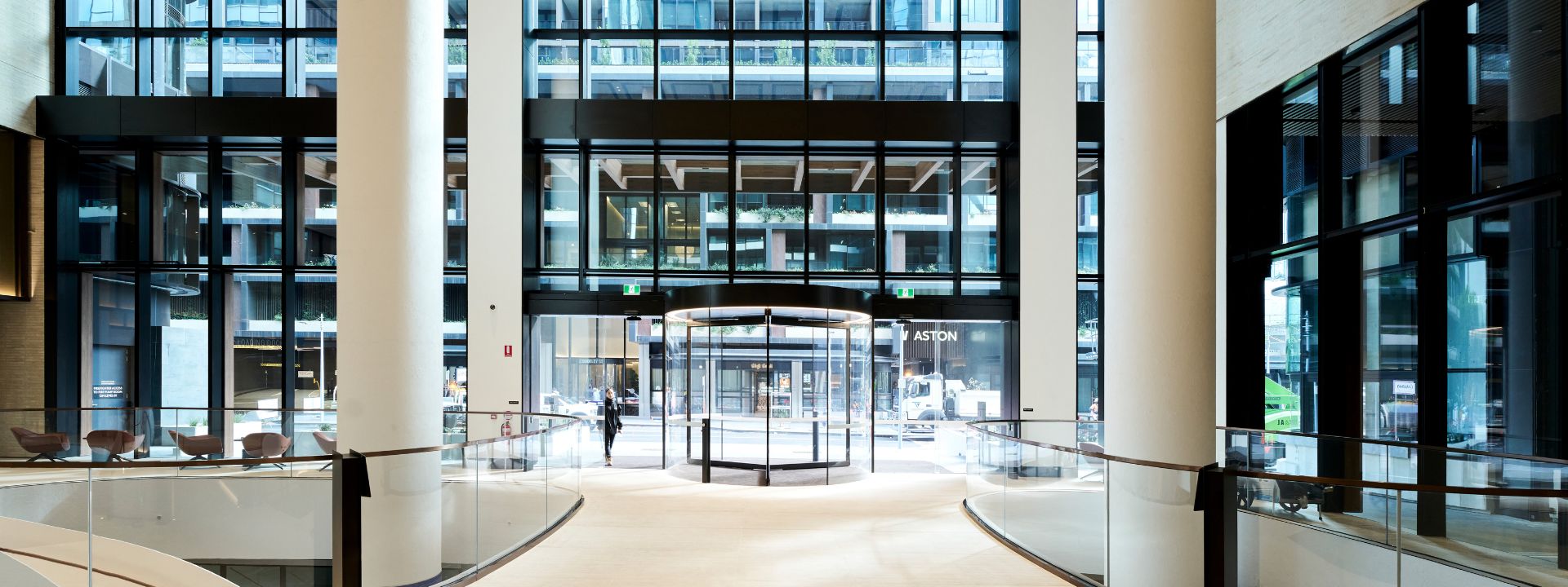 7 Spencer Lobby 1_1920 x 720