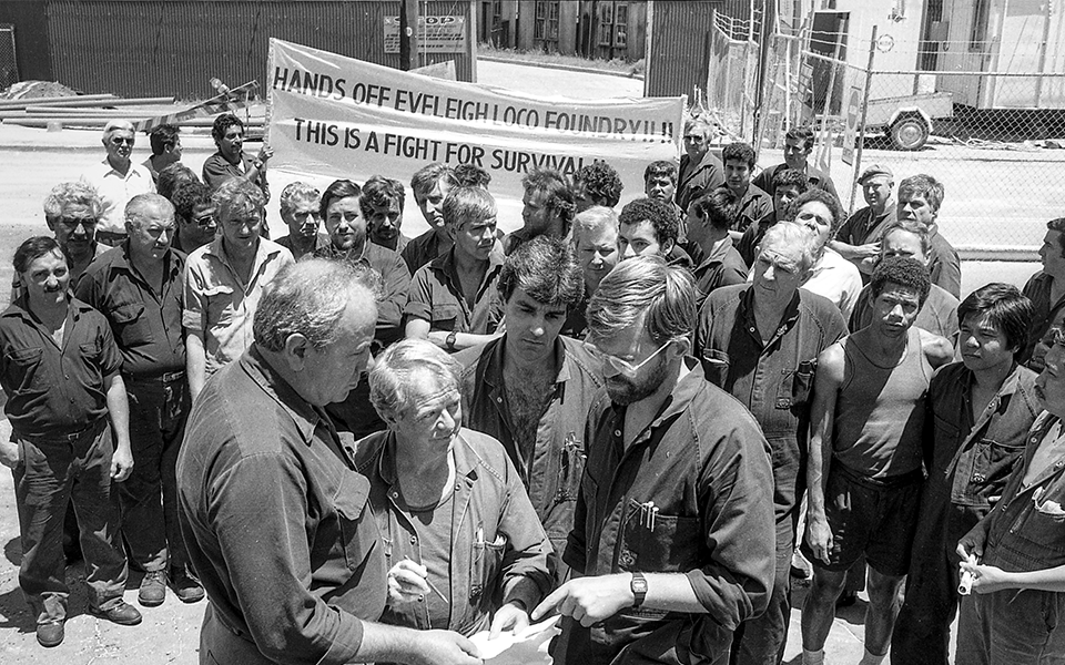 Unionists in 1986, gearing up for an (ultimately unsuccessful) industrial battle to save the Foundry