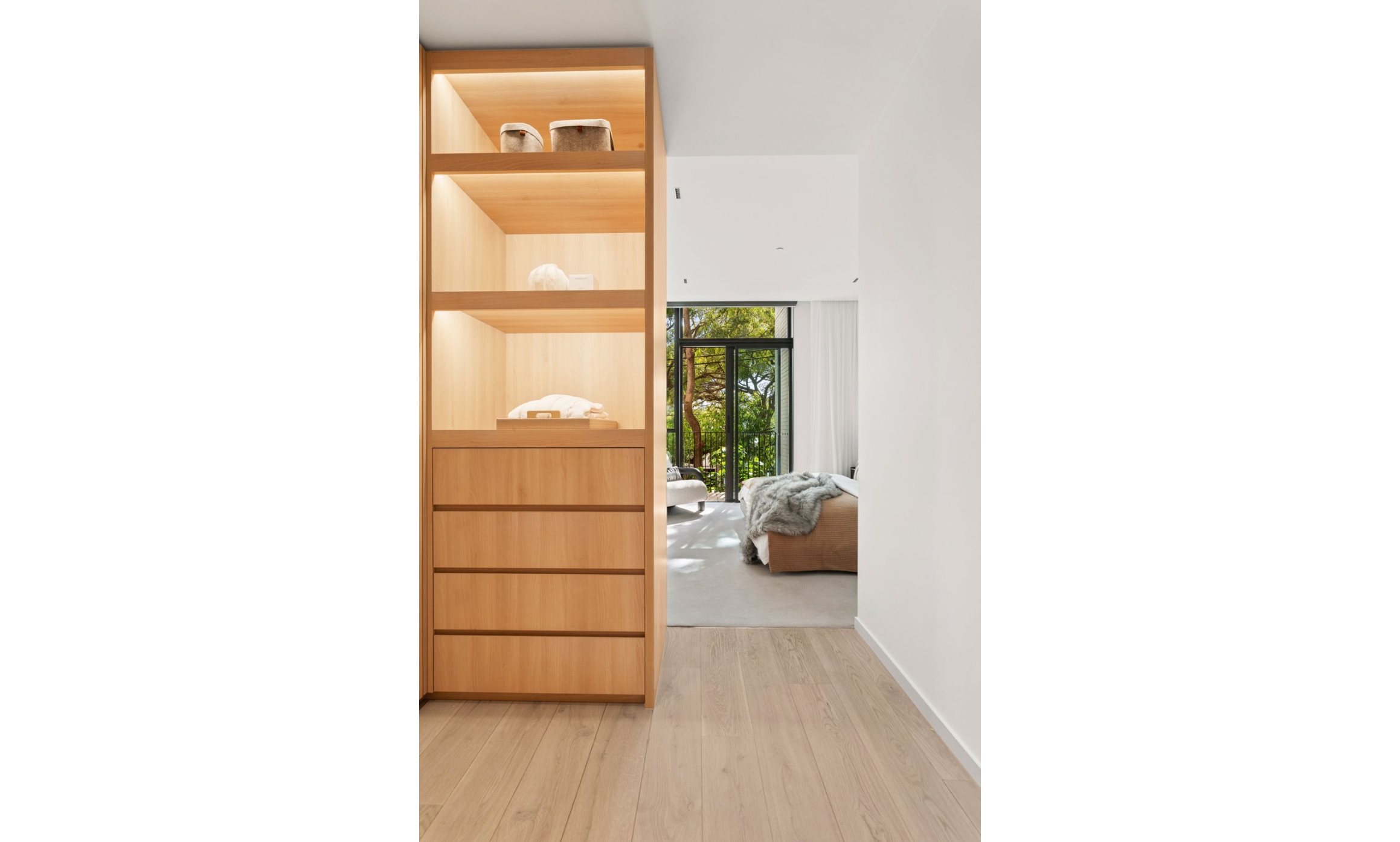 83 portman primary wardrobe